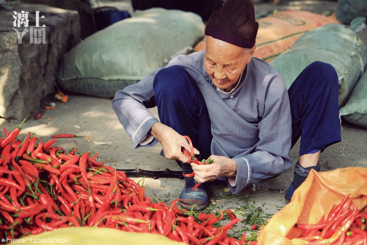 heartpatrick guilin china street photojournalism