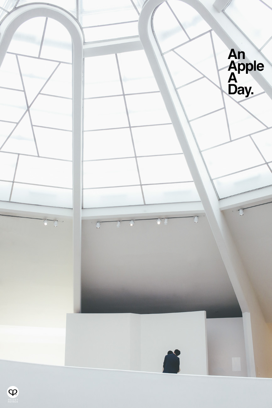 tinypeopleinbigplaces new york travel street photography solomon guggenehim museum