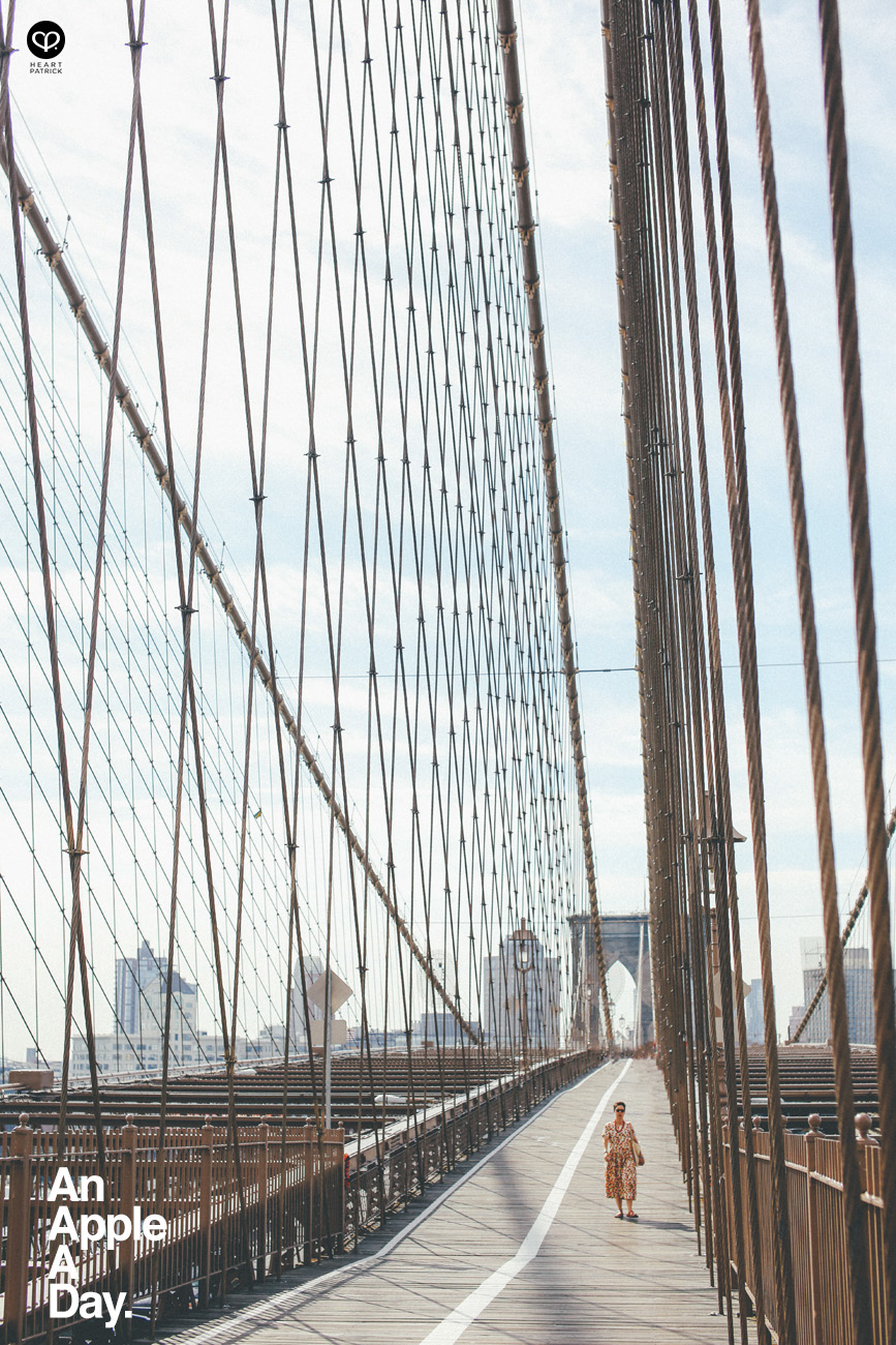 tinypeopleinbigplaces new york travel street photography brooklyn bridge