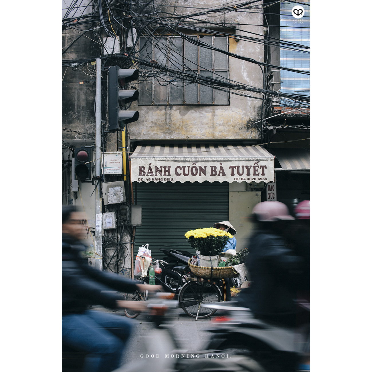heartpatrick travel hanoi vietnam street photography street vendor flower