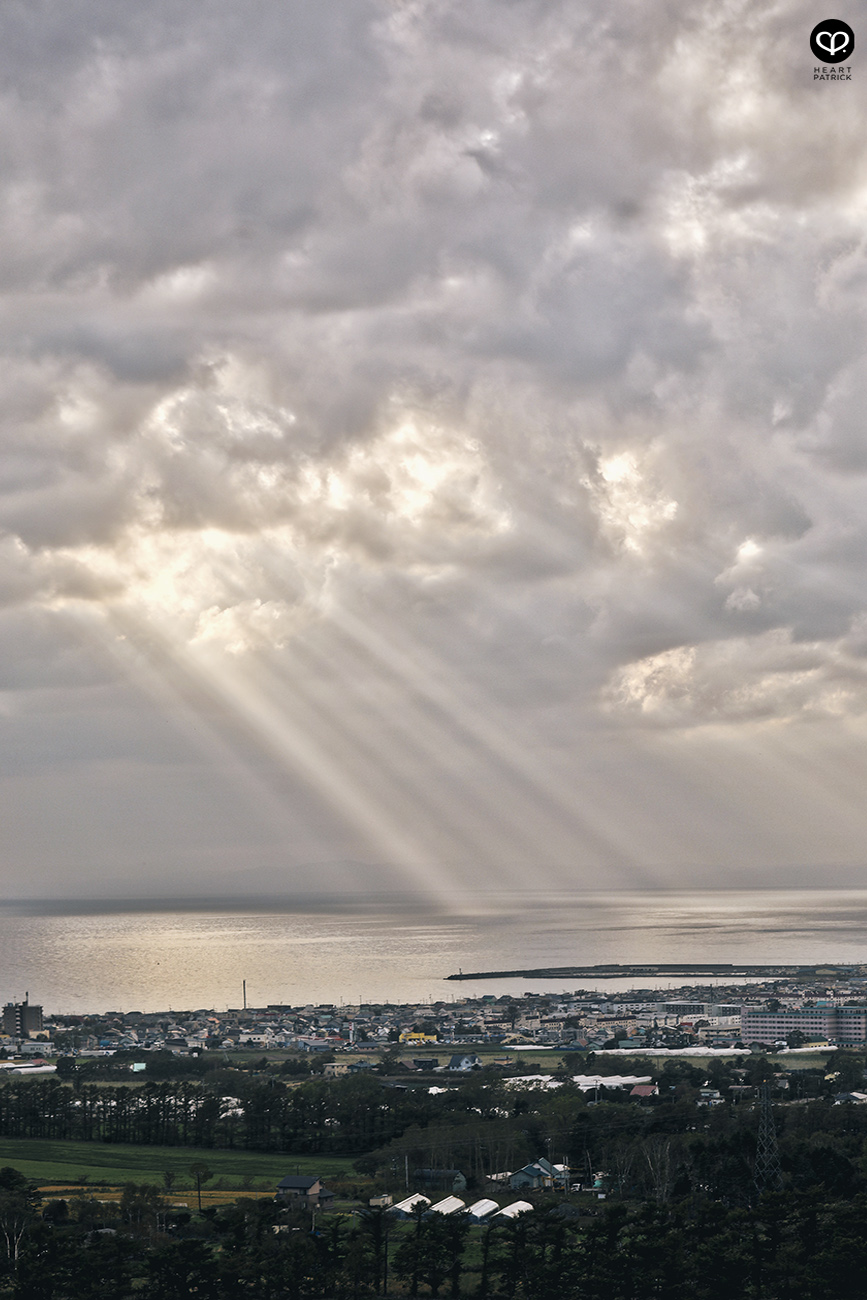 heartpatrick travel photography photojournalism hokkaido japan street beams of light