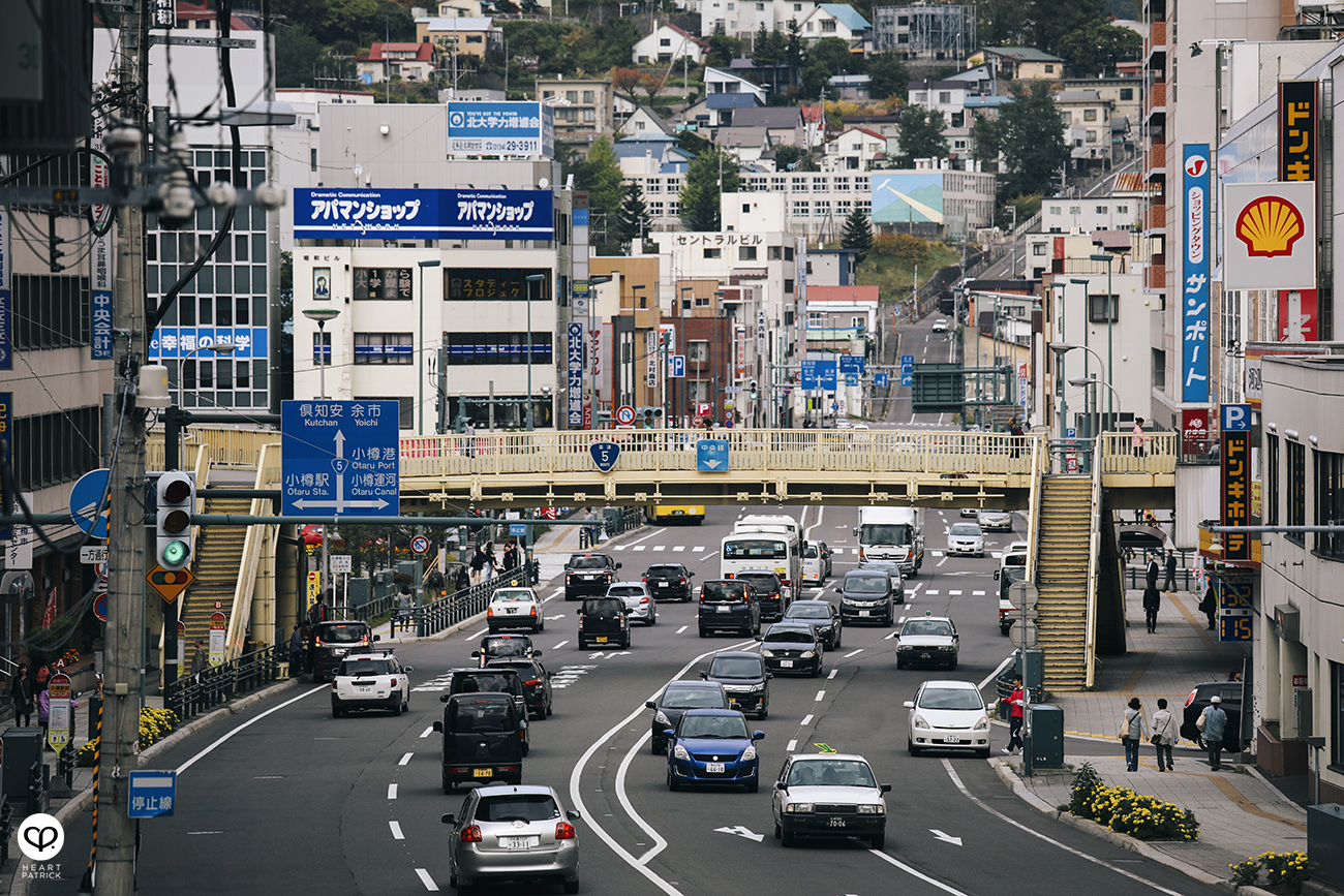 heartpatrick travel photography photojournalism hokkaido japan street otaru busy street
