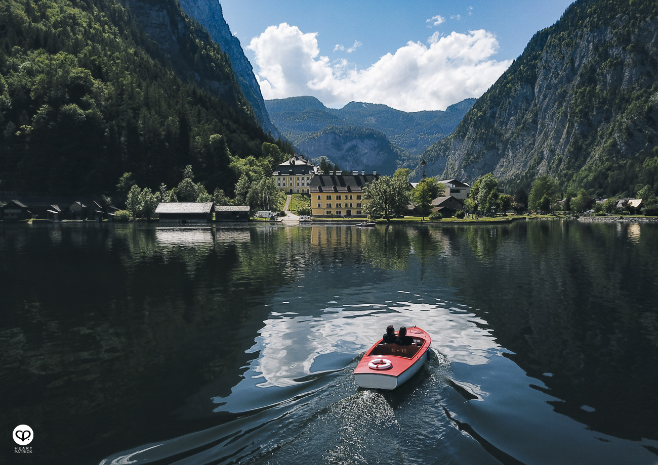 heartpatrick destination pregnancy prenatal couple portraits santorini greece