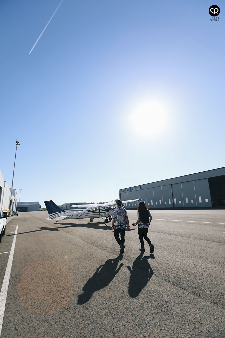 heartpatrick destination pregnancy prenatal couple portraits santorini greece