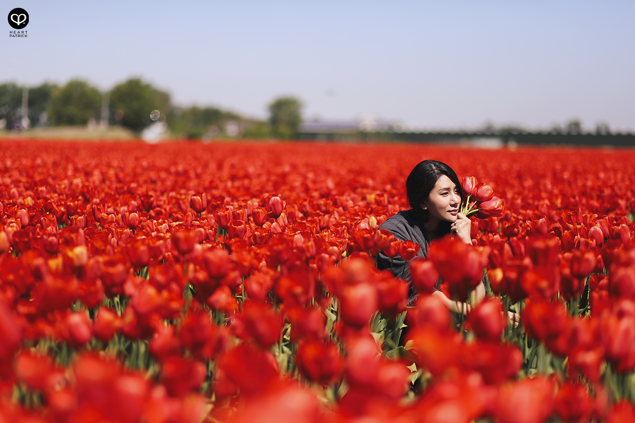 heartpatrick destination pregnancy prenatal couple portraits santorini greece