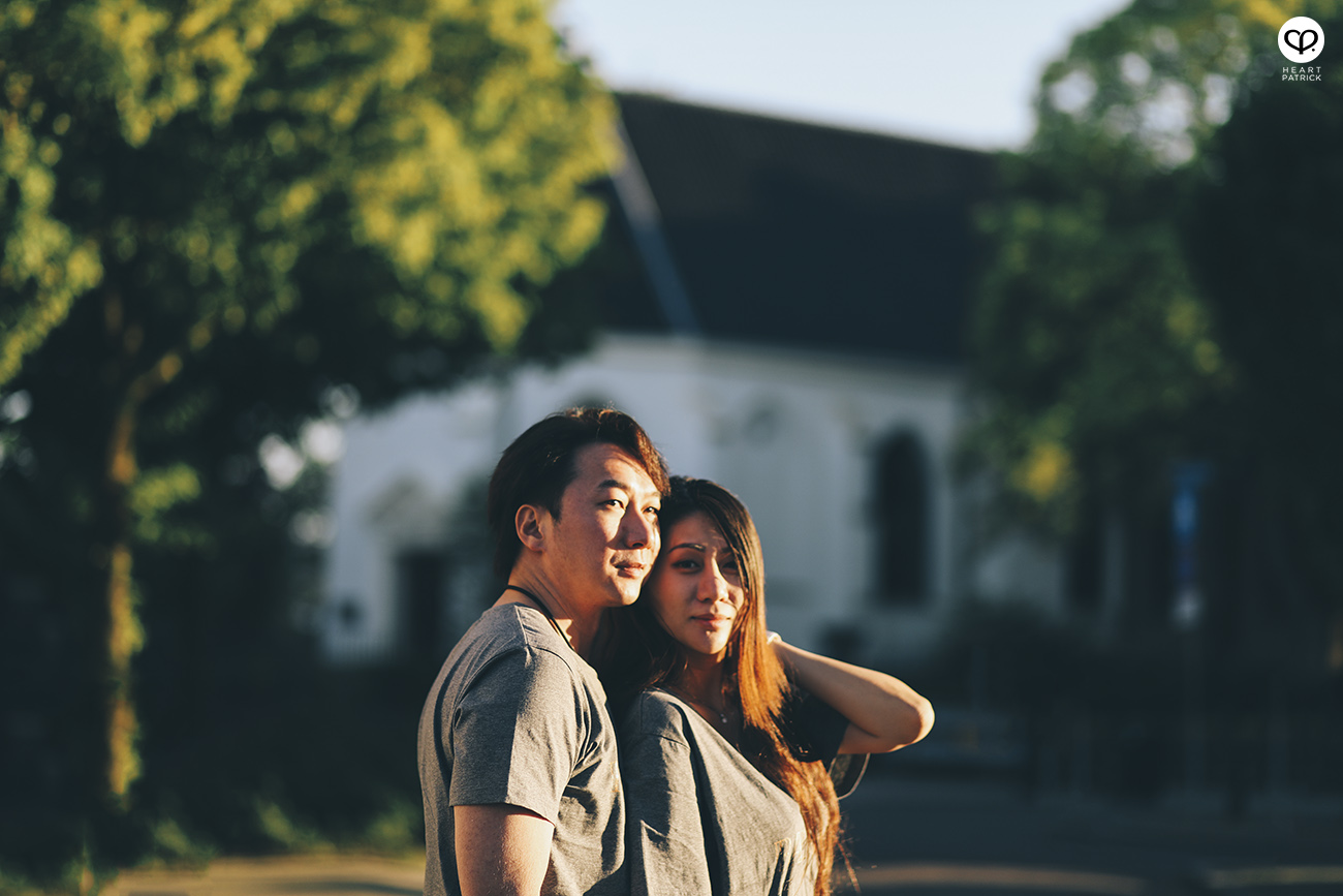 heartpatrick destination pregnancy prenatal couple portraits santorini greece