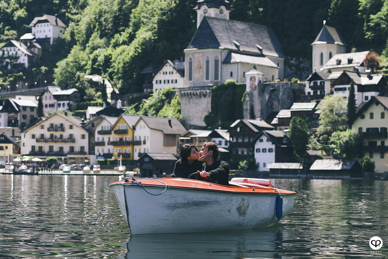 heartpatrick destination pregnancy prenatal couple portraits santorini greece