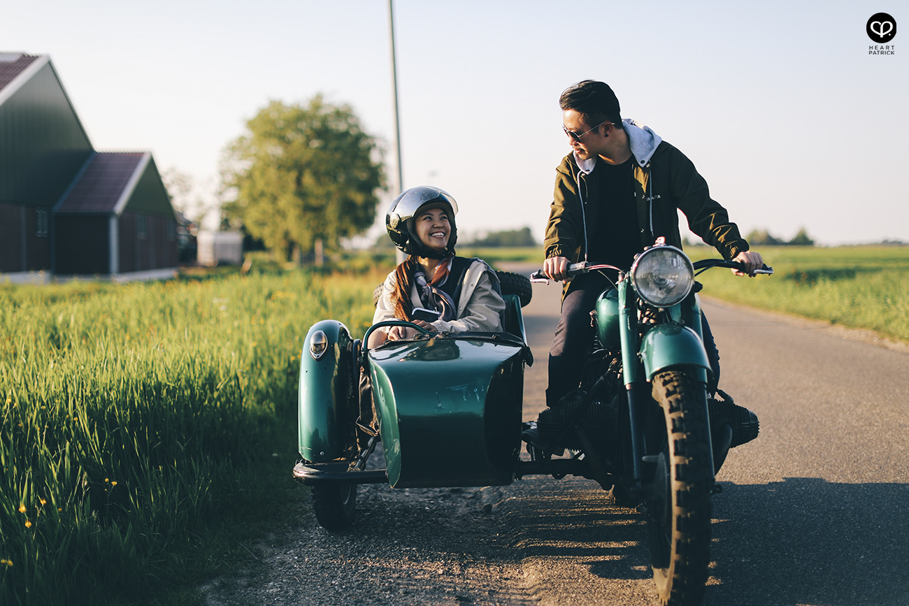 heartpatrick destination pregnancy prenatal couple portraits santorini greece