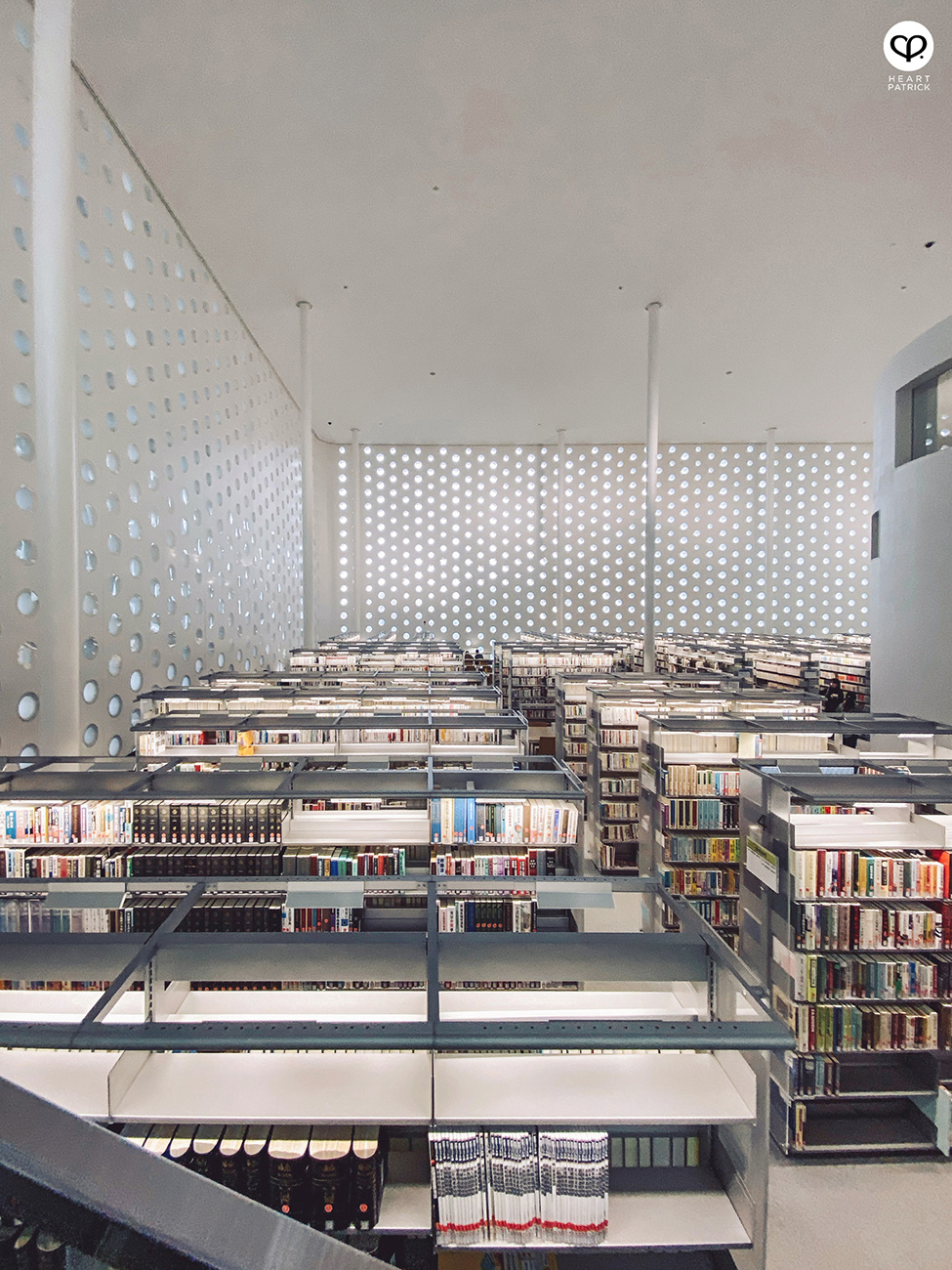 heartpatrick travel street photography urban exploring japan 