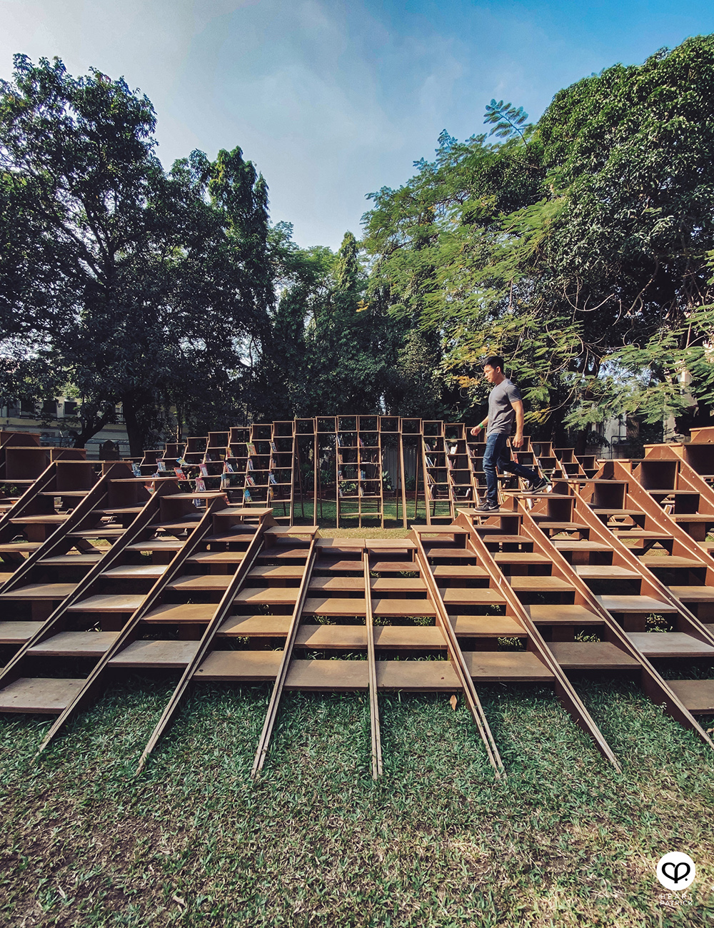 heartpatrick travel street photography urban exploring india mumbai 