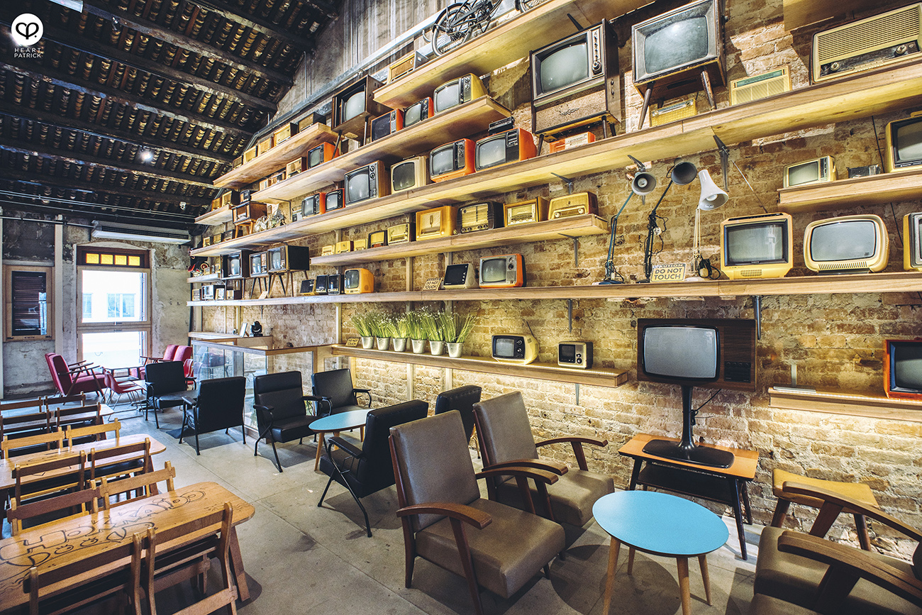 heartpatrick spaces interior photography urban exploring asia street food club kuala lumpur petaling street chinatown