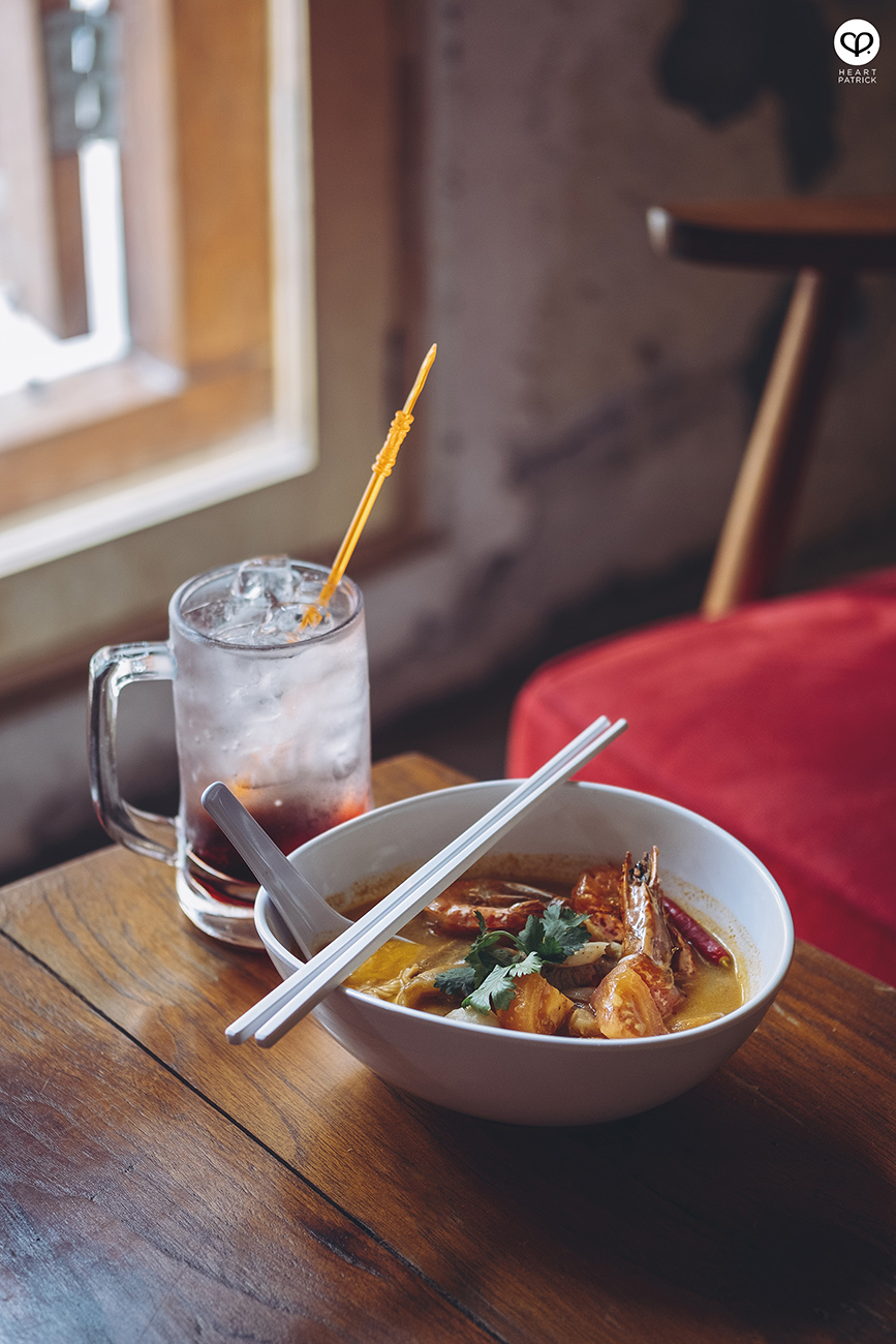 heartpatrick spaces interior photography urban exploring asia street food club kuala lumpur petaling street chinatown