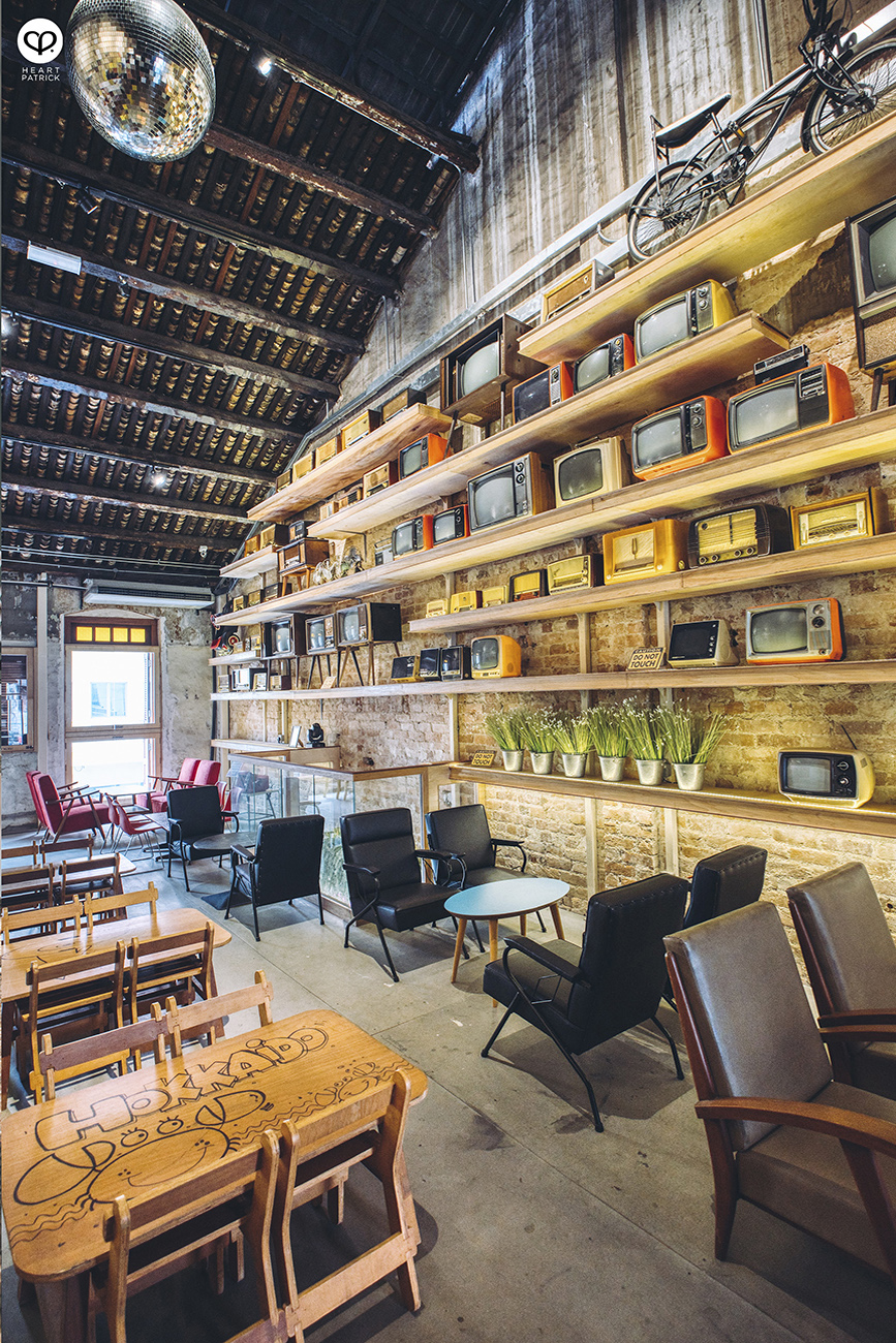 heartpatrick spaces interior photography urban exploring asia street food club kuala lumpur petaling street chinatown