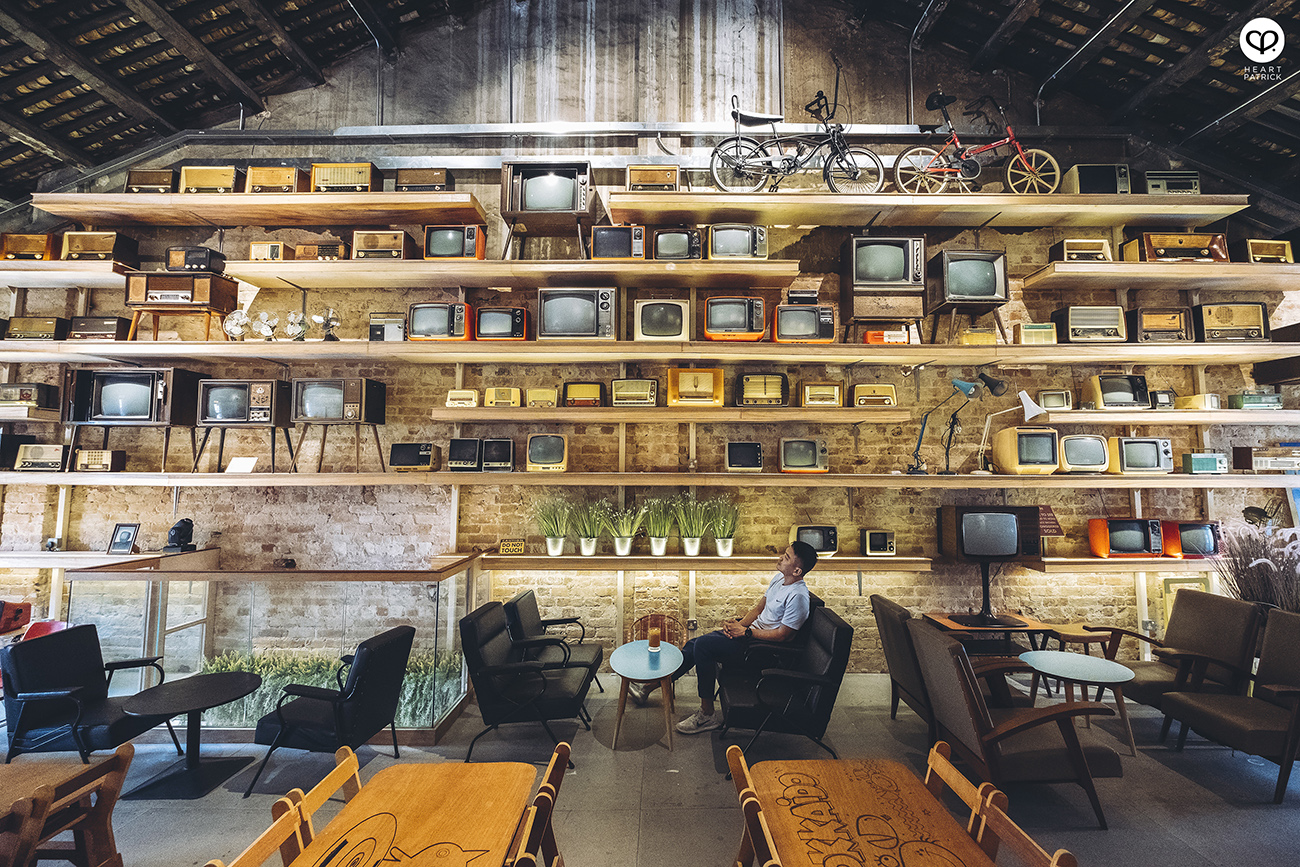 heartpatrick spaces interior photography urban exploring asia street food club kuala lumpur petaling street chinatown