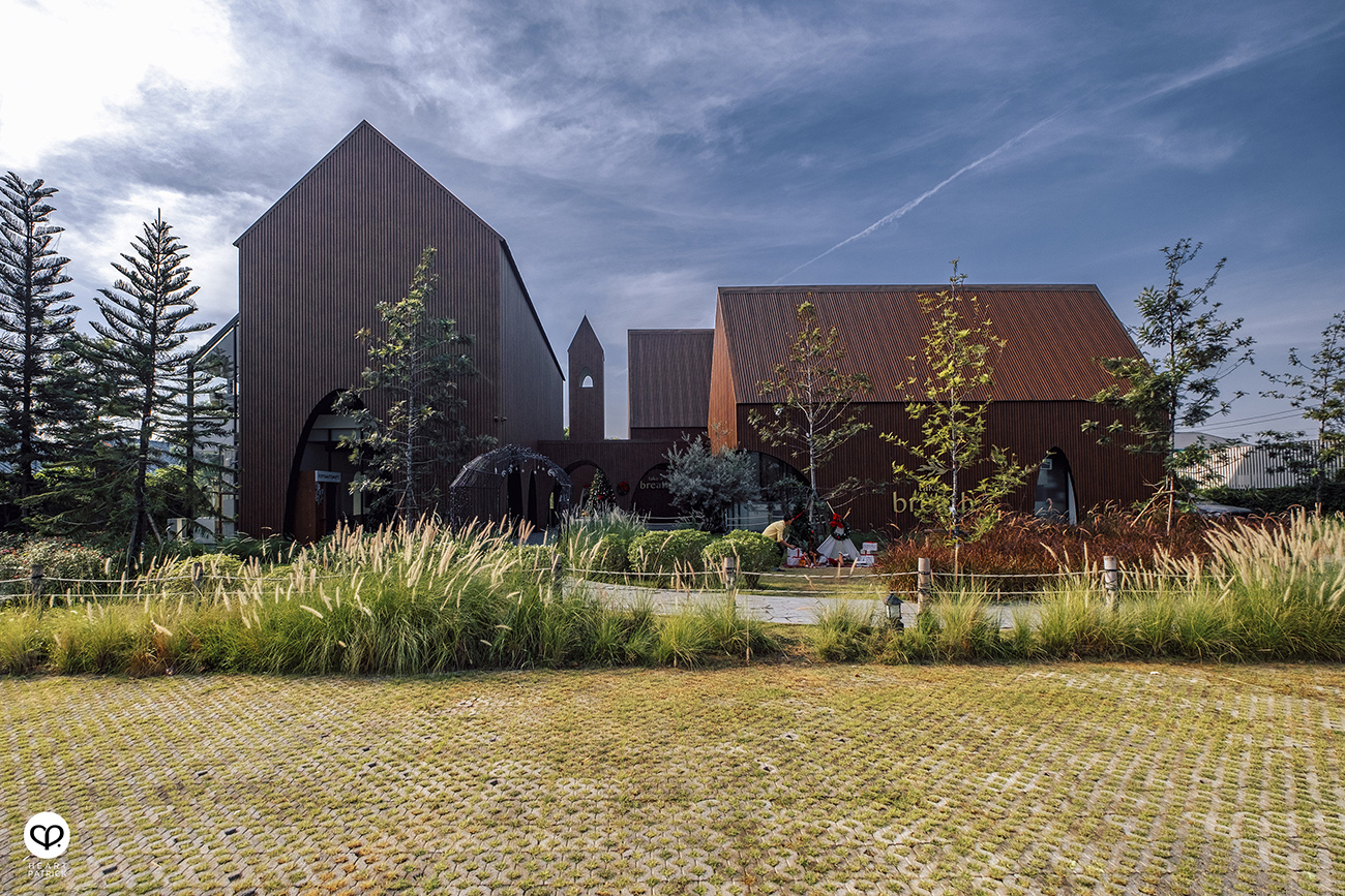 heartpatrick pasan park nakhon sawan thailand