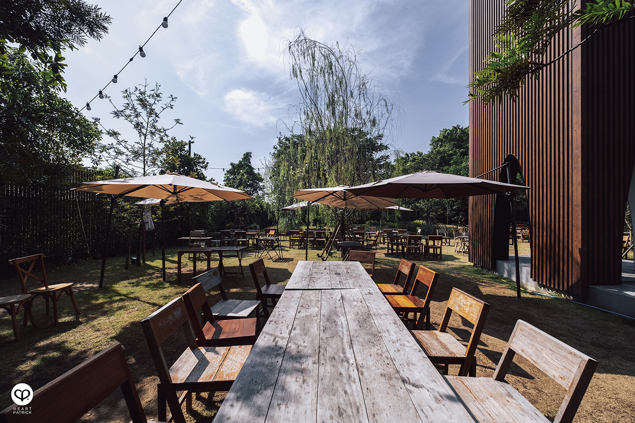 heartpatrick pasan park nakhon sawan thailand