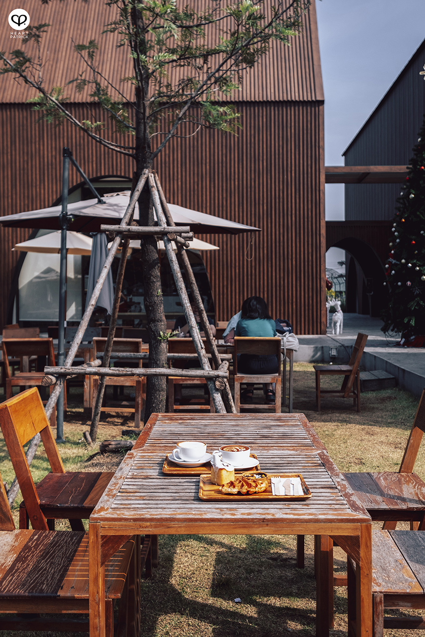 heartpatrick pasan park nakhon sawan thailand