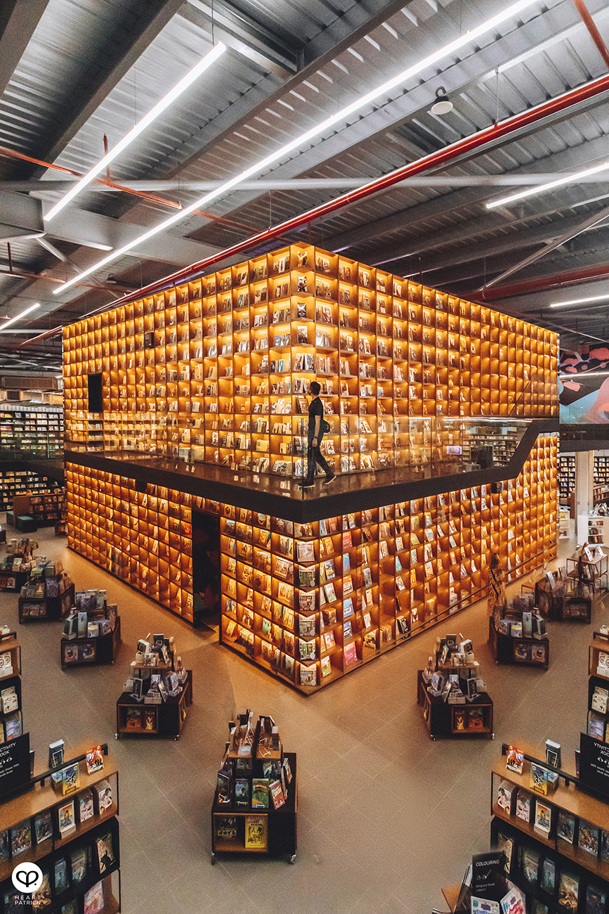 heartpatrick urban exploring bookxcess sunway bigbox nusajaya johor