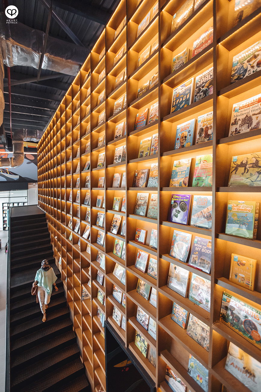 heartpatrick urban exploring bookxcess sunway bigbox nusajaya johor