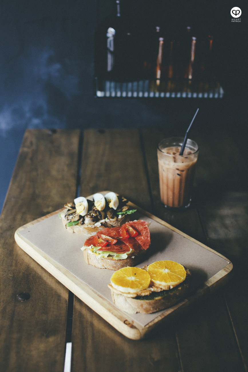 caf� coffee cafehopping kuala lumpur petaling street chinatown the front door grocers inn