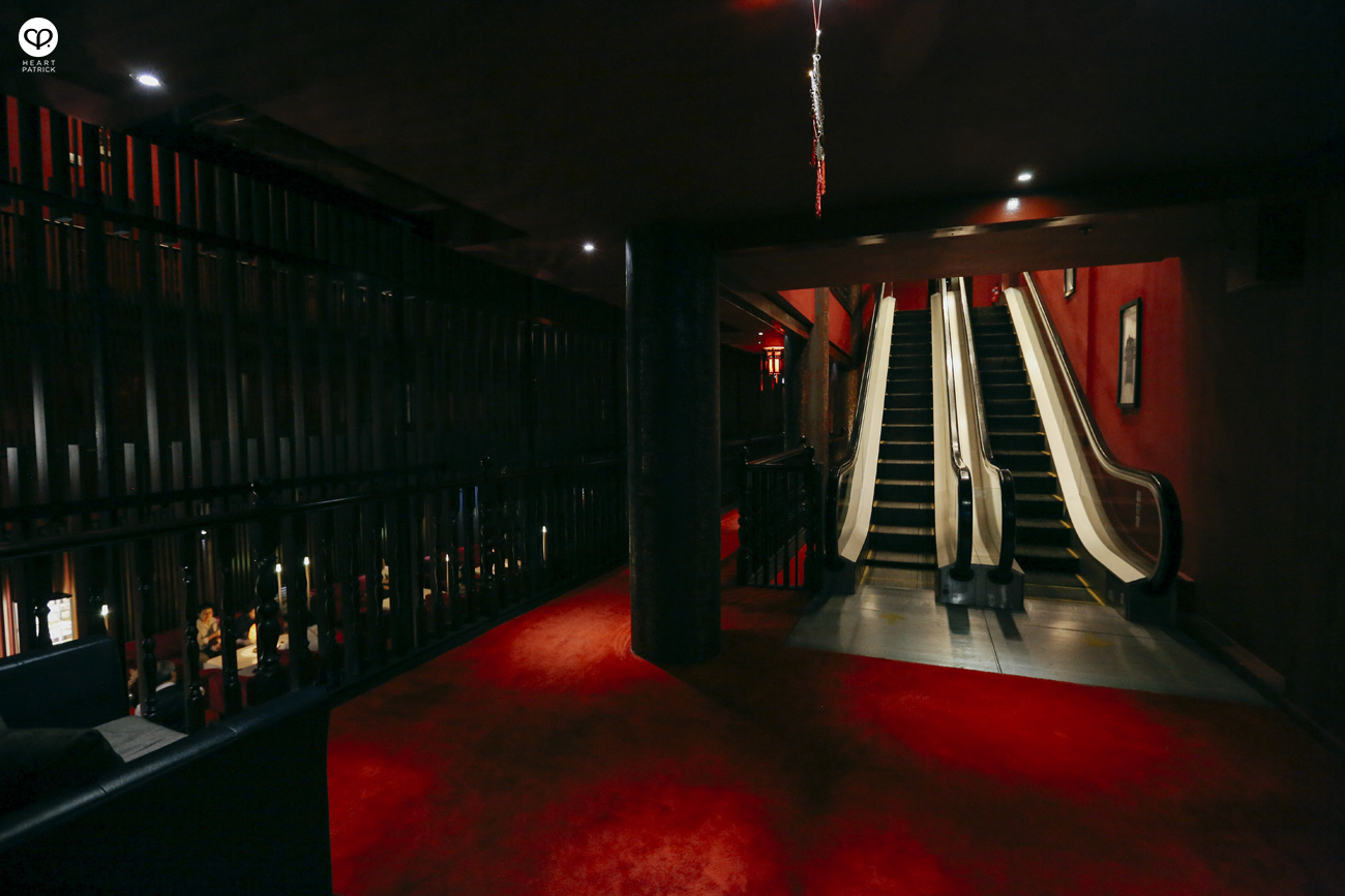 heartpatrick singapore hotel chinatown santa grand lai chun yuen quaint chinese opera