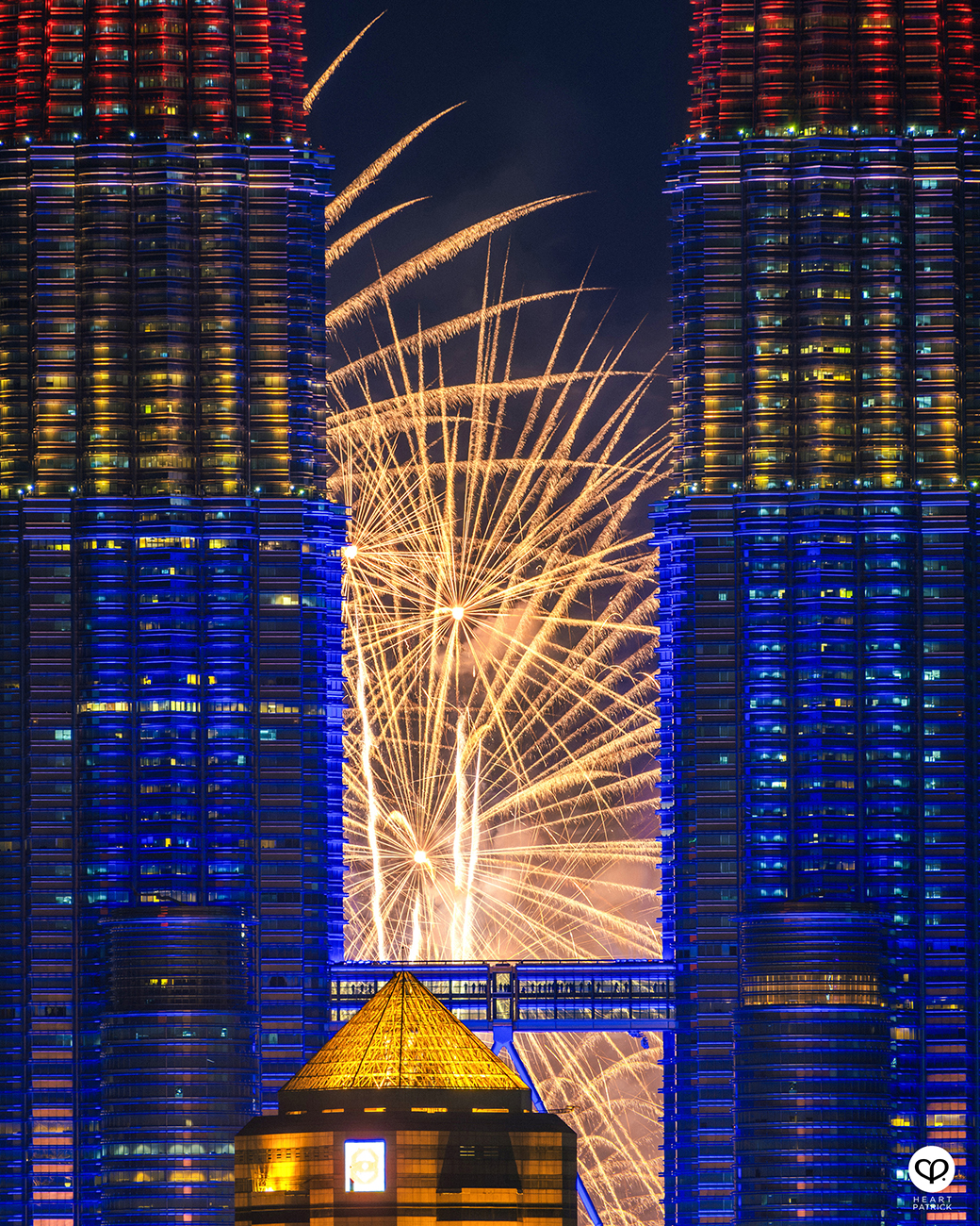 heartpatrick kuala lumpur petronas twin towers merdeka 2023 fireworks
