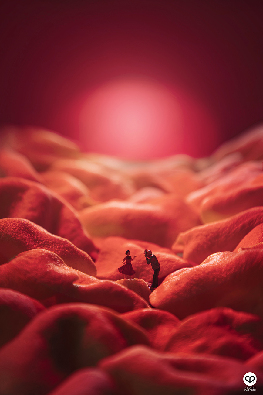 heartpatrick product miniature photography astronaut keropok crackers 