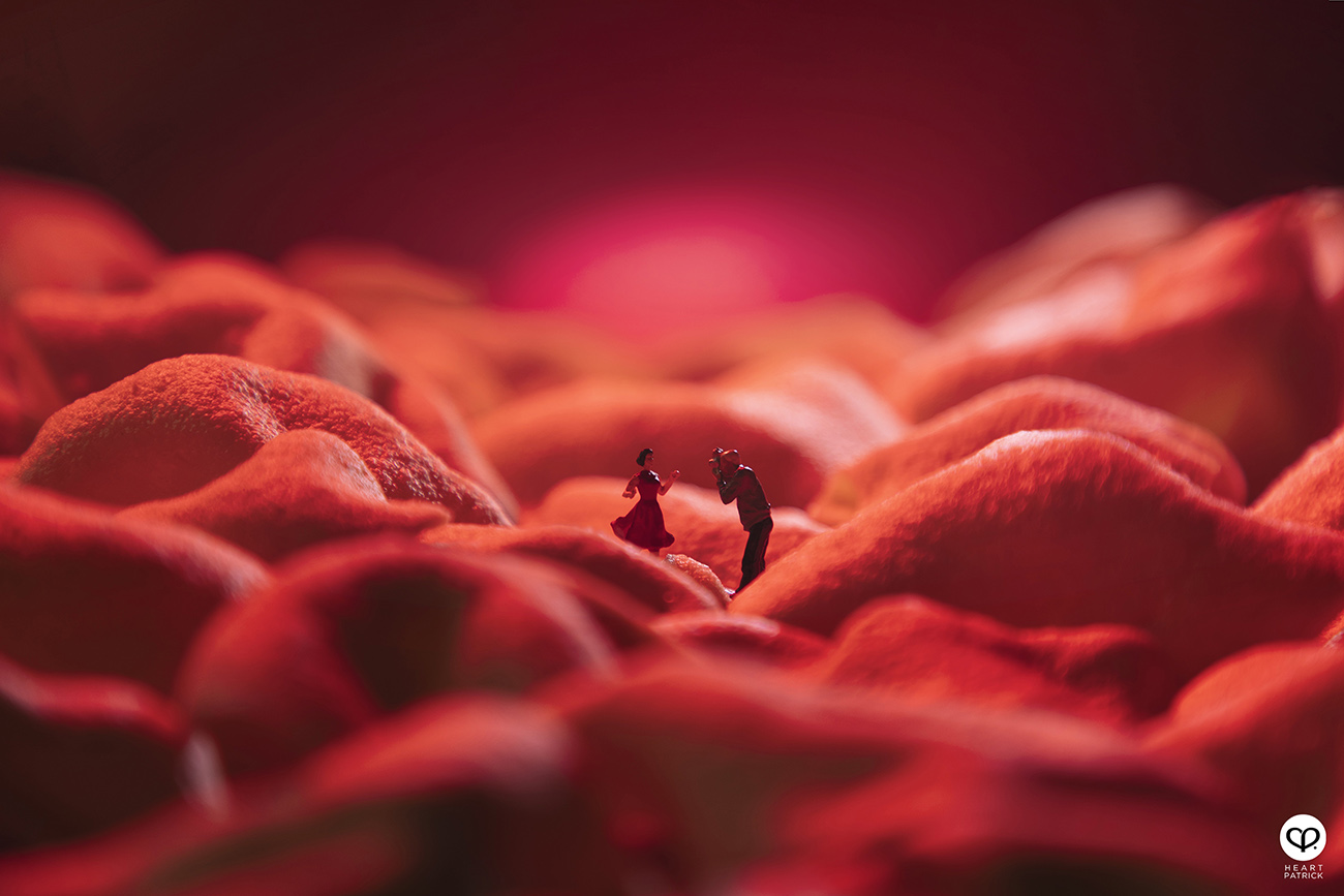 heartpatrick product miniature photography astronaut keropok crackers 