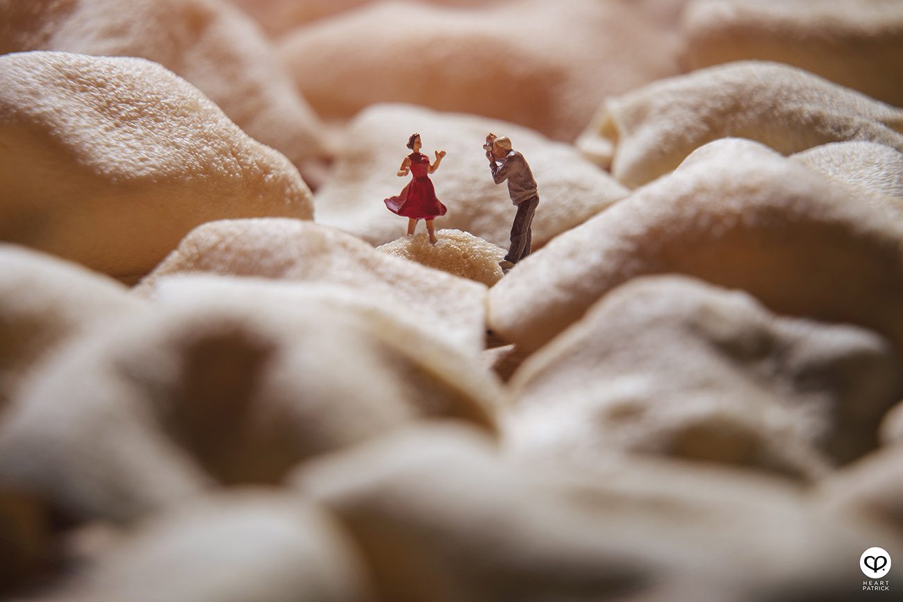 heartpatrick product miniature photography astronaut keropok crackers 