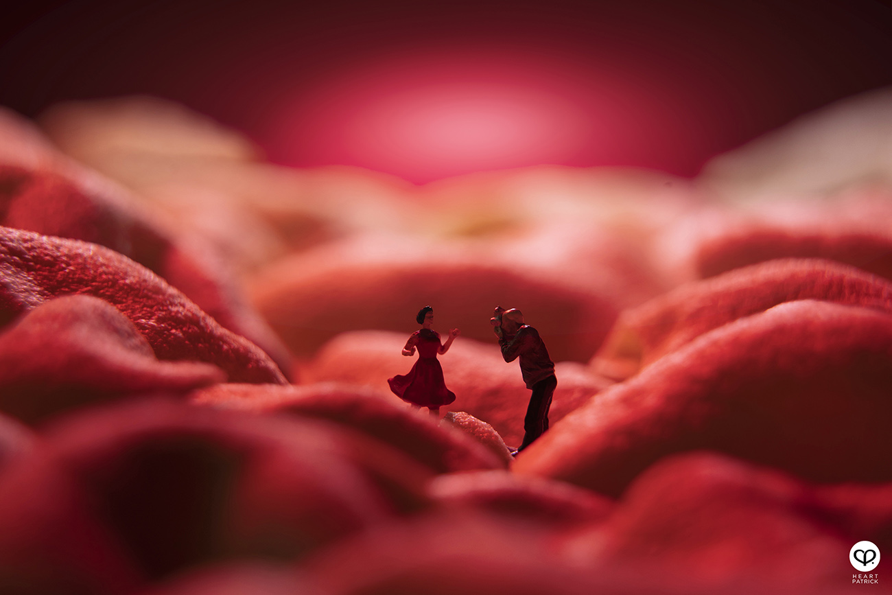 heartpatrick product miniature photography astronaut keropok crackers 