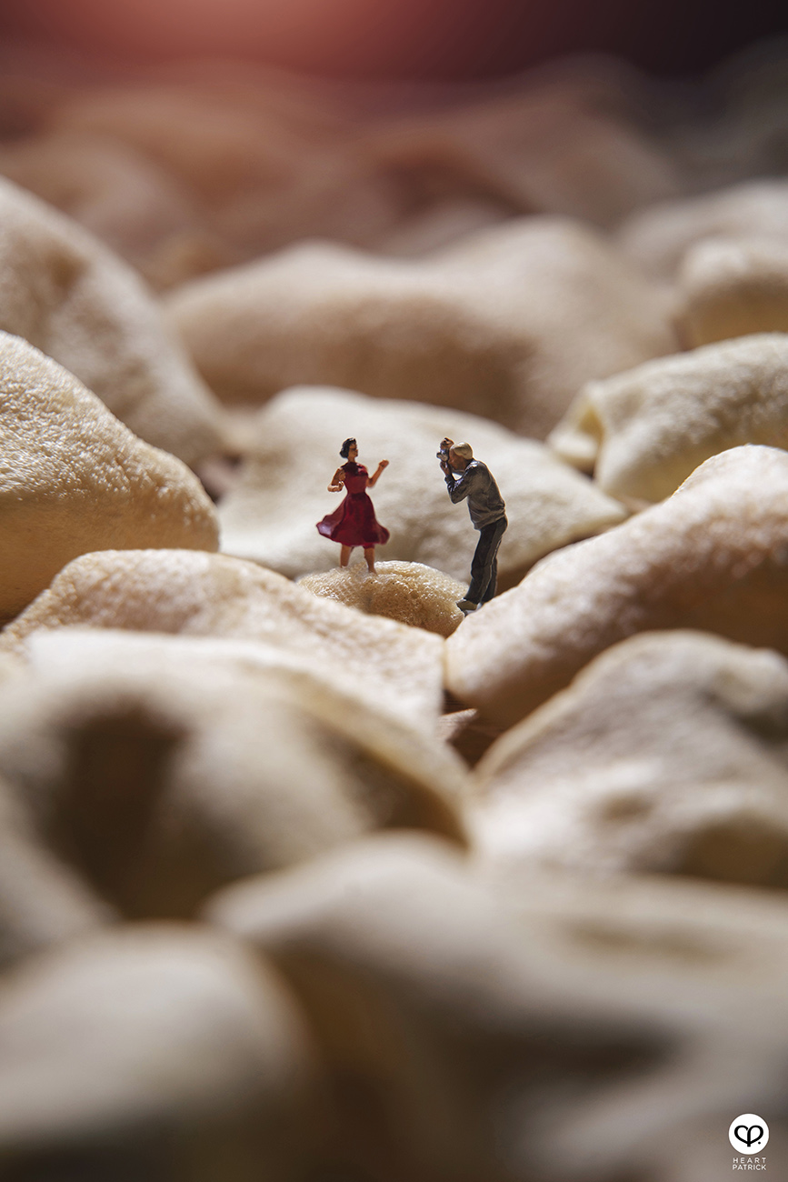 heartpatrick product miniature photography astronaut keropok crackers 