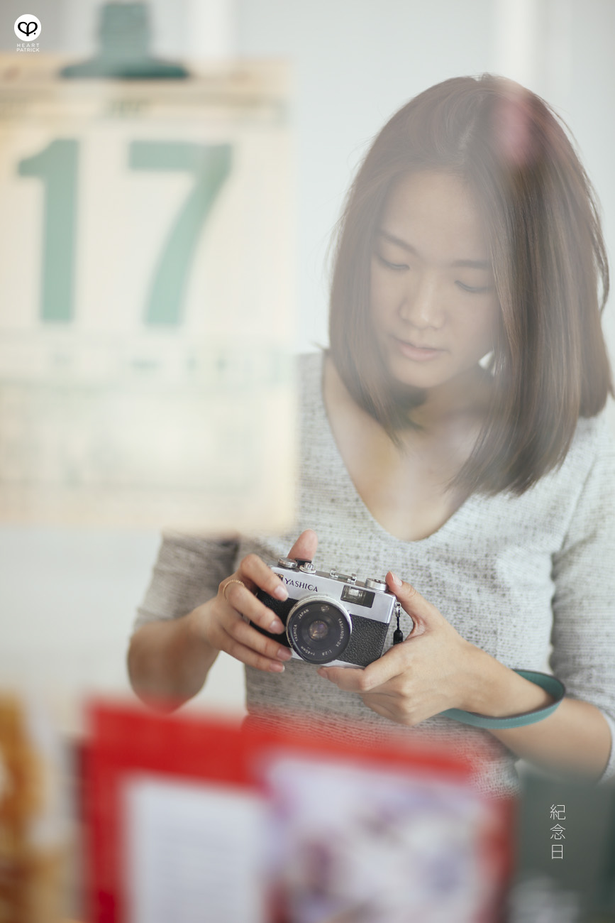 malaysia female model awesome canteen prologue petaling jaya yashica vintage camera old chiense calendar