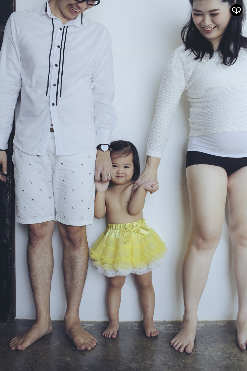 family prenatal pregnancy portrait