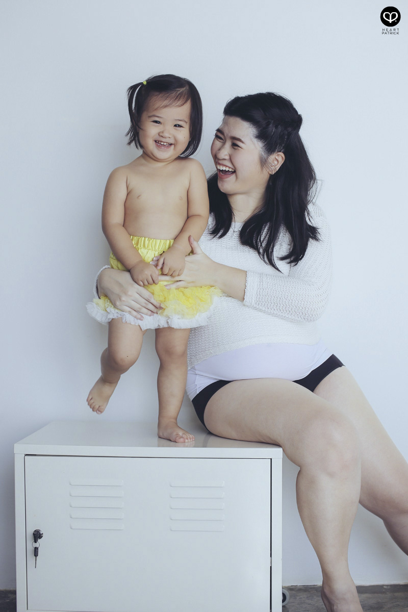 family prenatal pregnancy portrait