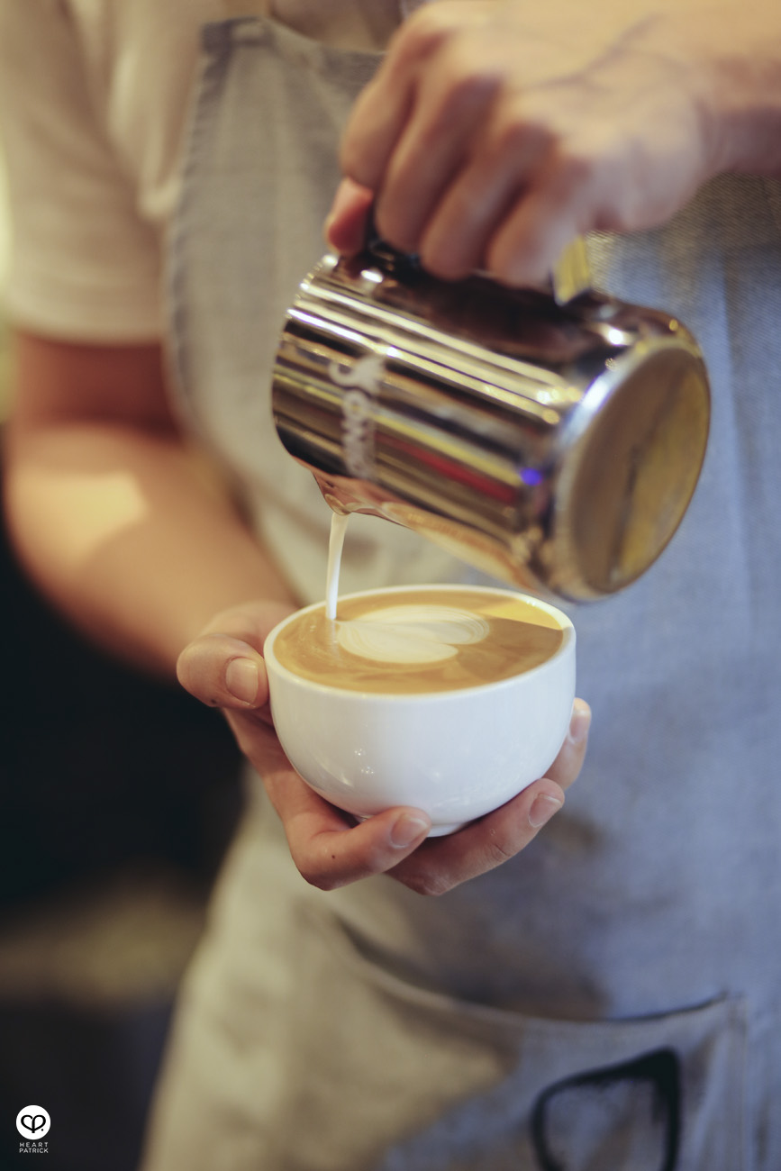 stubborn joe caf� coffee brewing barista latte art cup