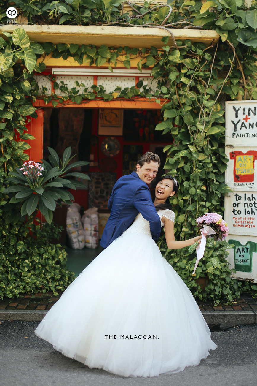 prewedding portrait photography malacca melaka jonker stadthuys heritage riverside riverwalk