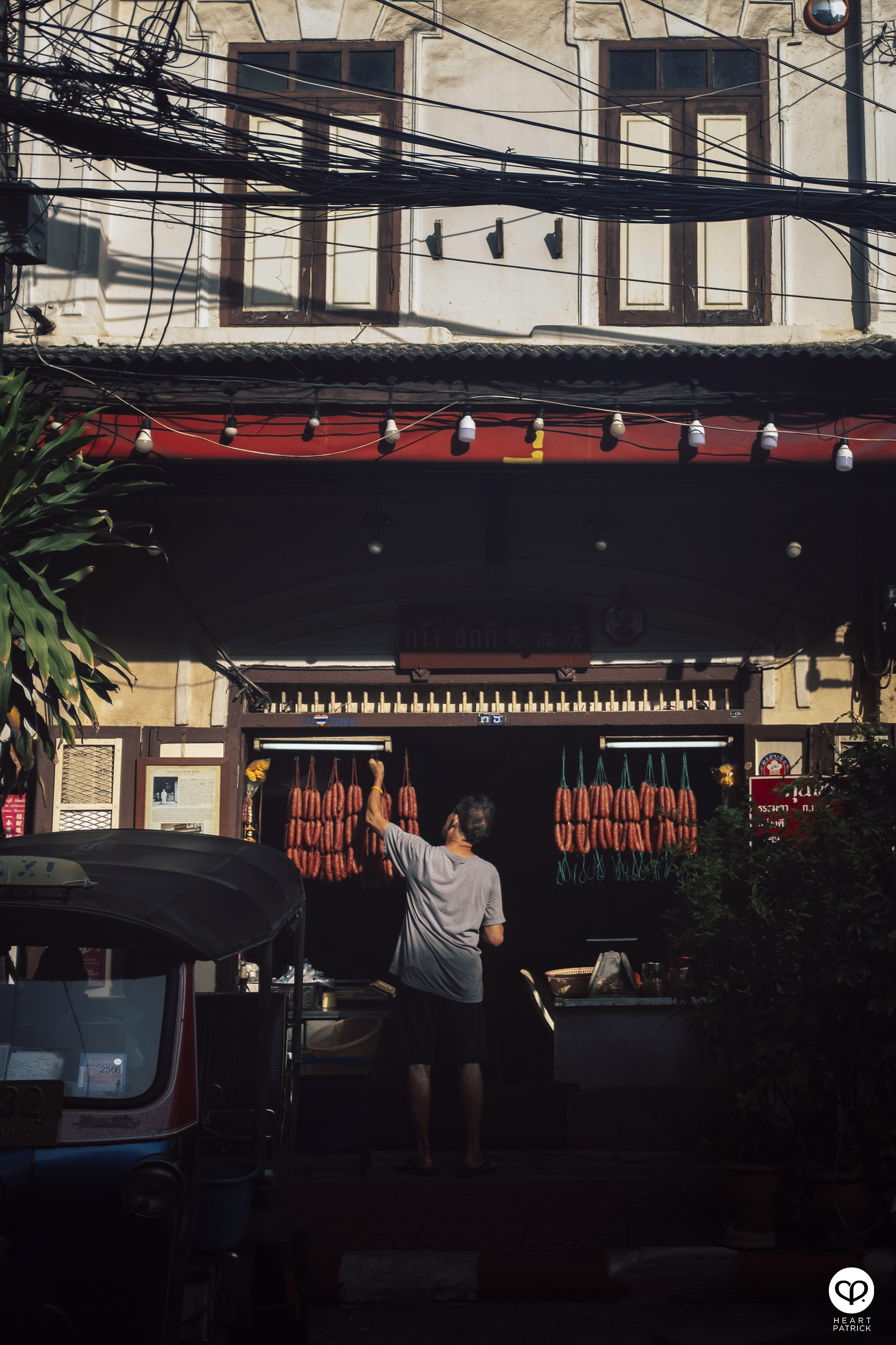 heartpatrick travel street photography yaowarat chinatown bangkok thailand